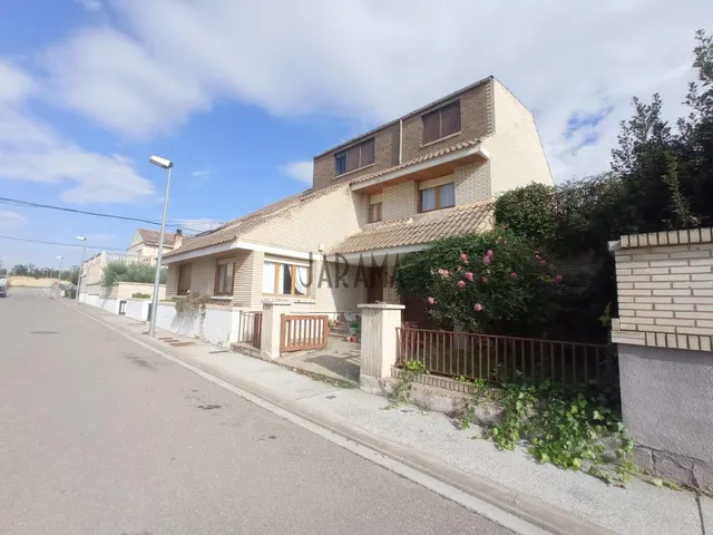 CASA CON GRAN JARDIN  EN CASCANTE — 7
