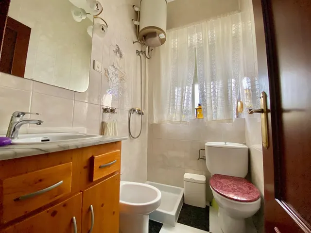 Vivienda amplia con patio-jardín, 5 habitaciones y trastero — 15
