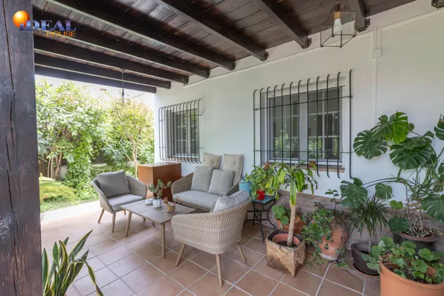 Chalet pareado con piscina, jardín y bonitas vistas a Granada en La Zubia — 12