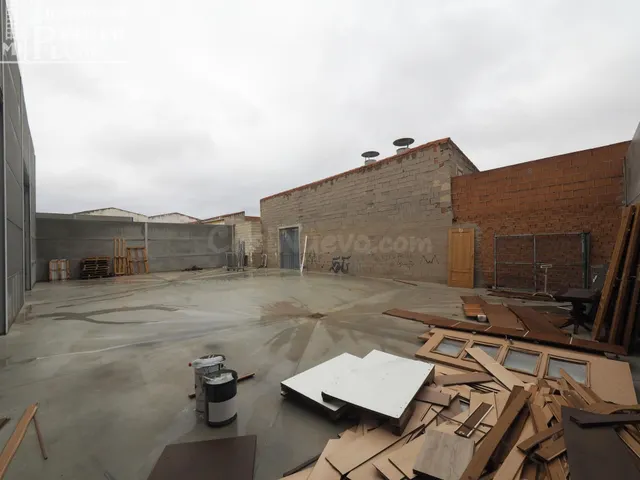 Nave Industrial en Alquiler en Tomelloso - junto a Calle Cam - foto 4