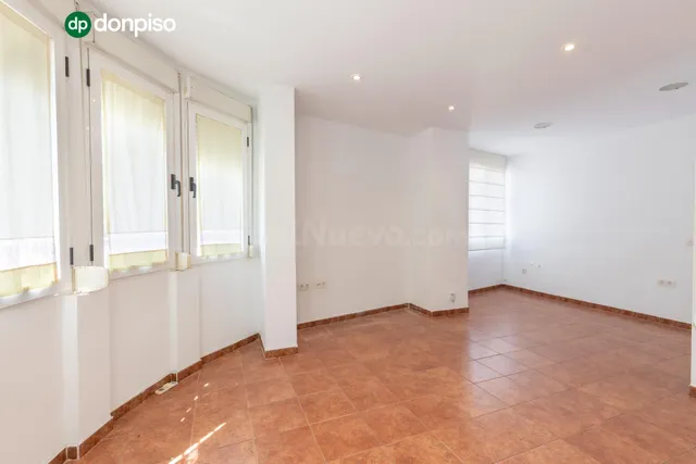 FANTÁSTICO TRÍPLEX EN CÁJAR: UNA VIVIENDA LLEVA DE AMPLITUD  - foto 3
