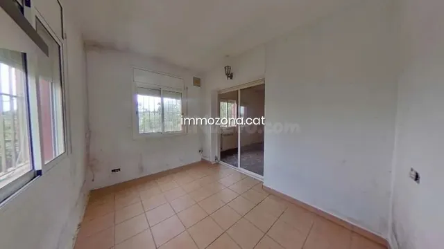 CASA 447 M2 4 habitaciones, PISCINA, PARCELA DE 1.062 M2. - foto 2