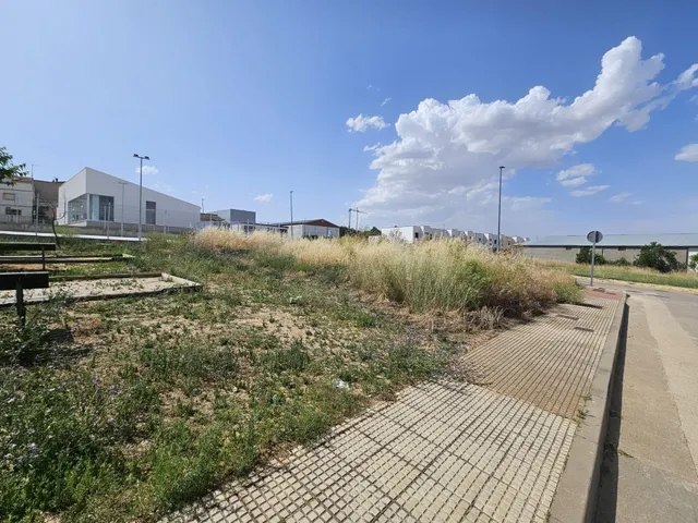 PARCELA URBANA DE ESQUINA EN VENTA EN ALDEATEJADA — 8