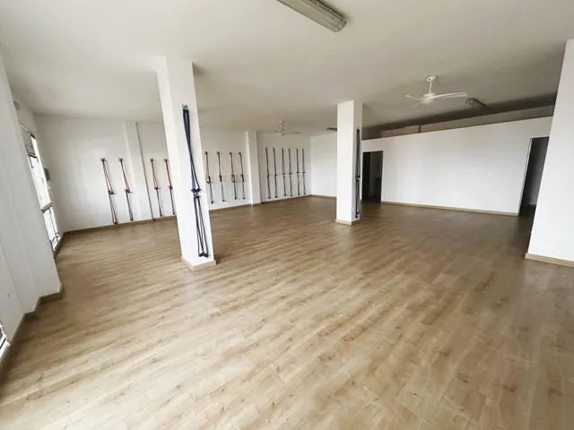 Local comercial — 3
