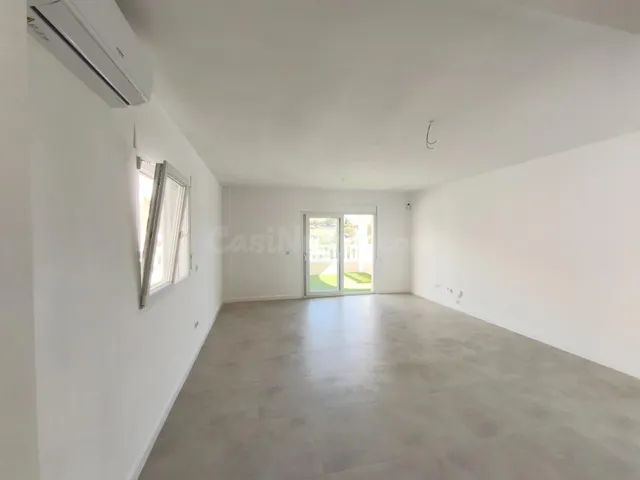 Adosado en pueblo acantilado- Campello. — 24