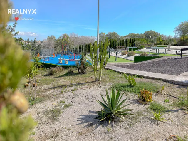 Dream Hills! Encantador Bungalow listo para entrar a vivir en urbanización exclusiva con preciosas zonas verdes y piscina comunitaria — 35