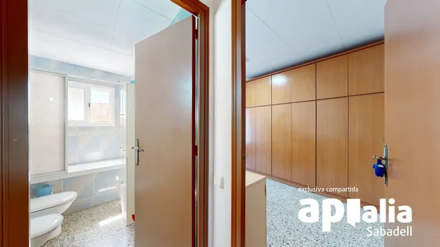 AMPLIA CASA AL CASC ANTIC DE BARBERÀ DEL VALLÉS — 28