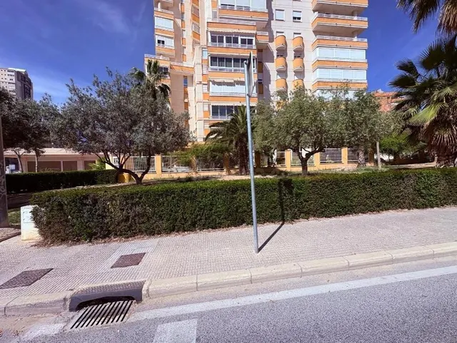 Piso de 3 dormitorios en Avenida Benissa Benidorm - foto 4