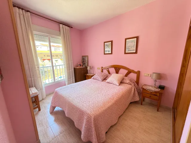 Apartamento en esquina de 2 dormitorios a 500 m de las piscinas naturales en Torrevieja!!! — 12