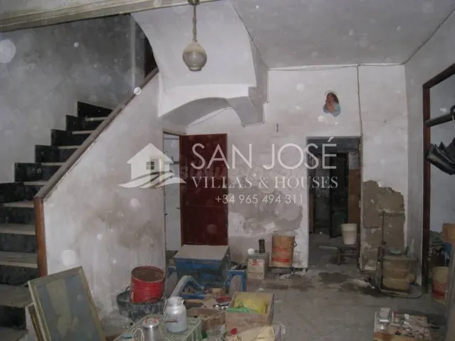 VENTA DE CASA PARA REFORMAR EN ASPE — 2