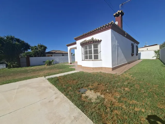 Chalet independiente en una sola planta con amplio garaje y  - foto 4