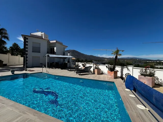Chalet 4 habitaciones 350m² en venta - Costa Del Sol — 7