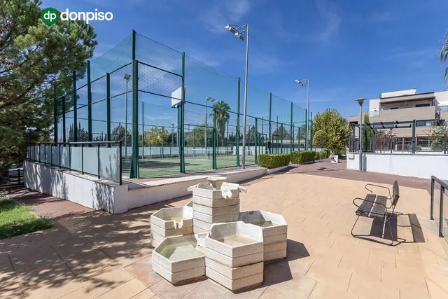 Piso con terraza en Albolote — 34