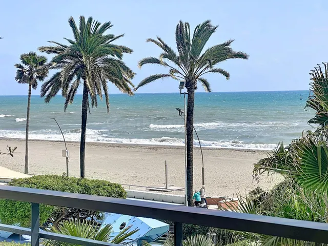 Exclusiva oportunidad de inversión en primera línea de playa - foto 2