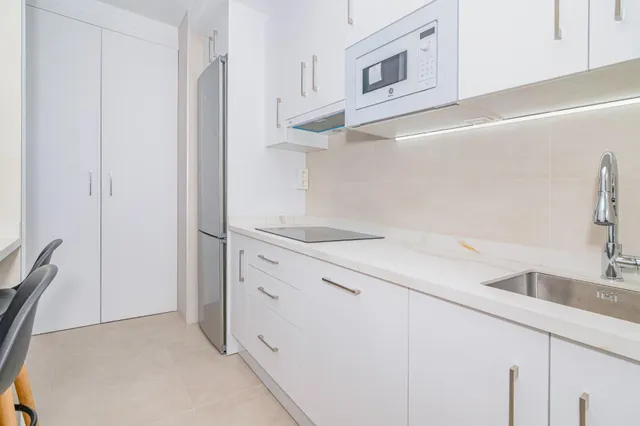 Apartamento premium de gran calidad de 1 dormitorio en torre noga del barrio de albayda con una terraza con vistas panoramicas — 18