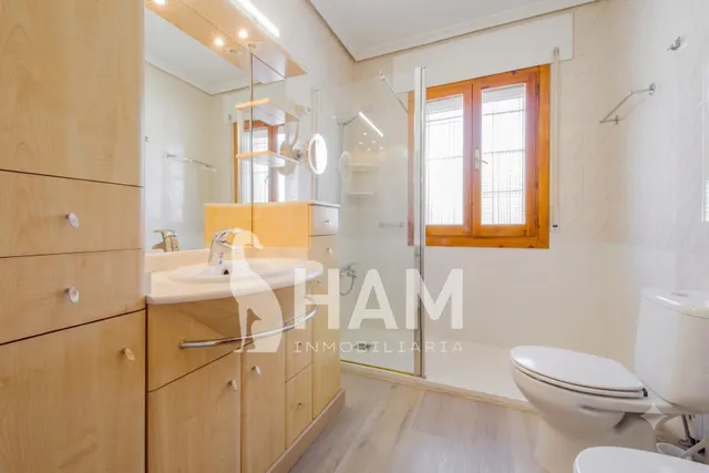 Casa en una planta con pabellón de invitados, piscina y garaje – Parcela 1.180 m2 — 39