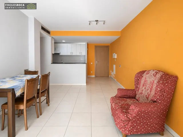 **VIVIENDA CON TERRAZA, PISCINA Y PARKING EN LA RÀPITA** ☀️ — 27