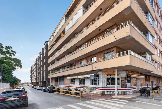 Amplio apartamento de 4 dormitorios a pocos pasos de la Playa del Acequión, Torrevieja — 25