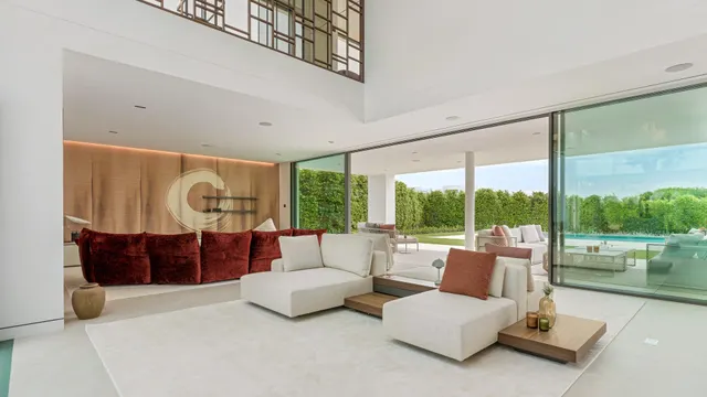 Sofisticada villa con vistas al mar en la Milla de Oro, Marbella — 15