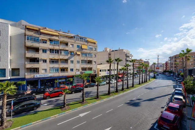 Venta de amplio apartamento seminuevo Ed.Torreaguas Torrevieja — 14