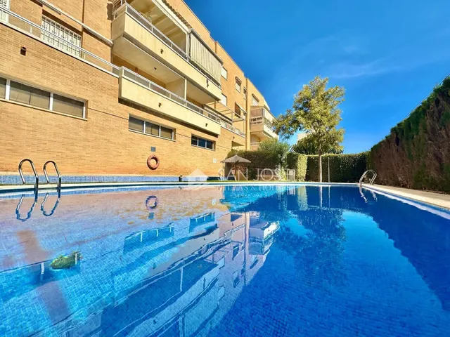 INMOBILIARIA SAN JOSE VENDE BONITO BAJO A ESCASOS 2 MINUTOS DE LA PLAYA DE MUCHAVISTA-EL CAMPELLO — 50