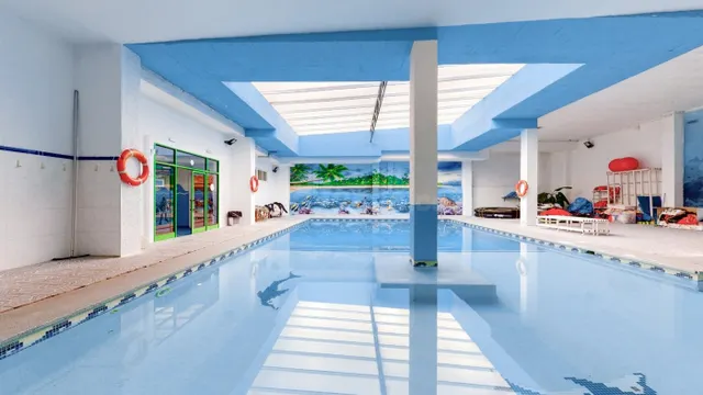 Gran local comercial de 1295m2 en Benalmadena — 5