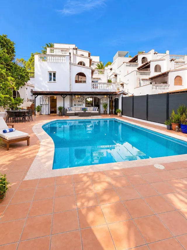 Casa en Planta Baja con Casita Independiente y propio piscin - foto 3