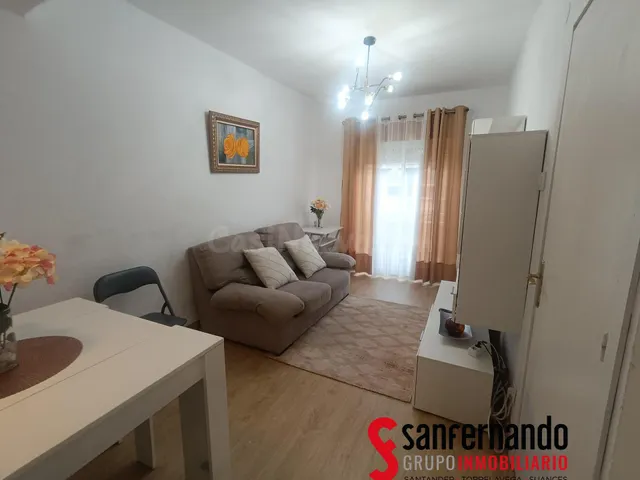 Se alquila piso de TEMPORADA de dos habitaciones en la calle - foto 2