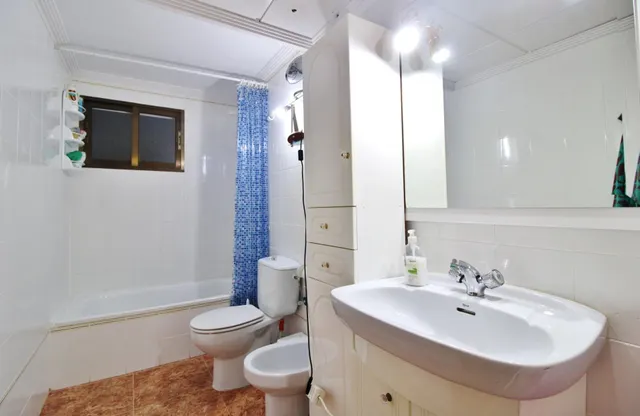 Vive la luz y el espacio en este amplio piso de Garden Playa! — 13