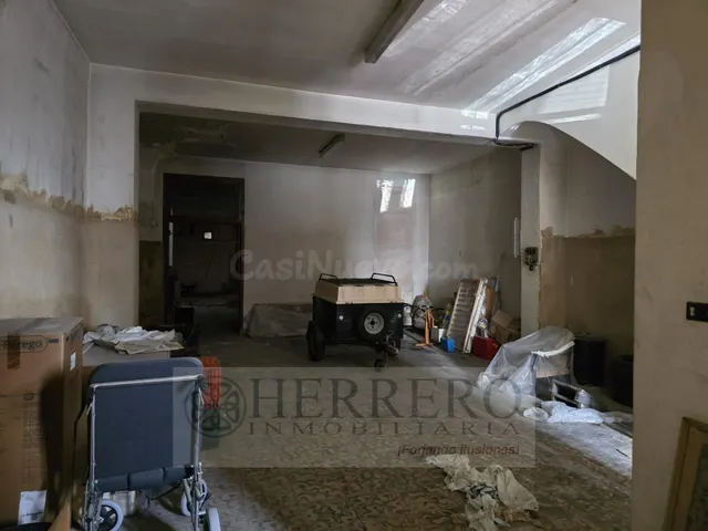 ¿Necesitas un local o almacén muy cerca del centro? - foto 2
