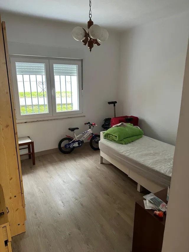 Piso Reformado en Avilés - La Magdalena: ¡Tu Nuevo Hogar Espera por Ti!       Cómpralo por 495€ / mes — 8