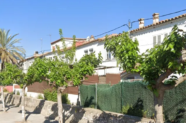 SE VENDE CASA OKUPADA en CL Avinyonet Nº 56 Figueres (Girona) — 3