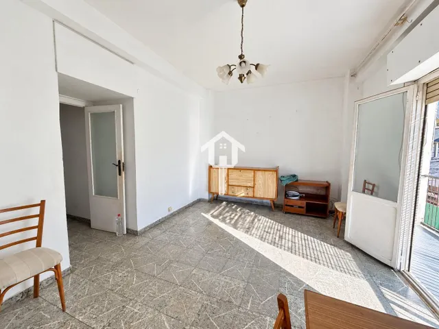 Piso en venta en Alicante, zona de la florida. 77m2, 3 habitaciones, 1 baño, balcón, galería. 2da planta con ascensor. — 29