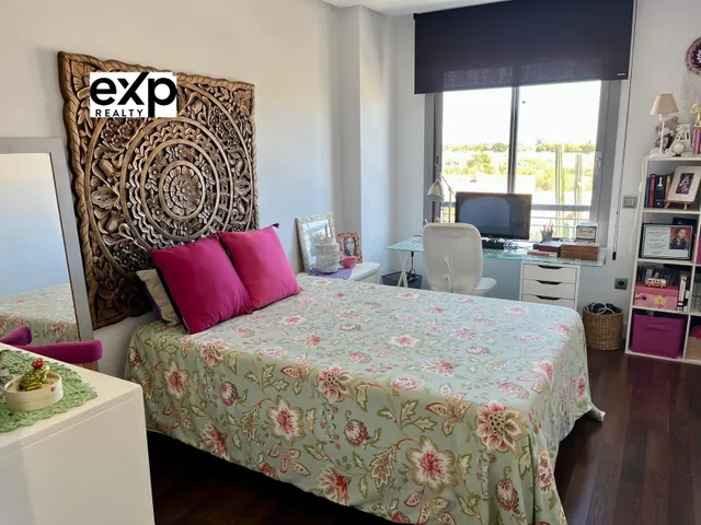 Casa unifamiliar independiente en una de las zonas privilegiadas de almeria, cerca de la playa. — 18