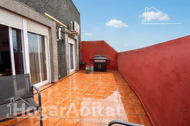 ¡Vistas panorámicas! Ático amplio y sofisticado con terraza y ascensor — 11