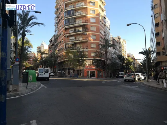 LOCAL EN EL CENTRO DE ALICANTE — 9