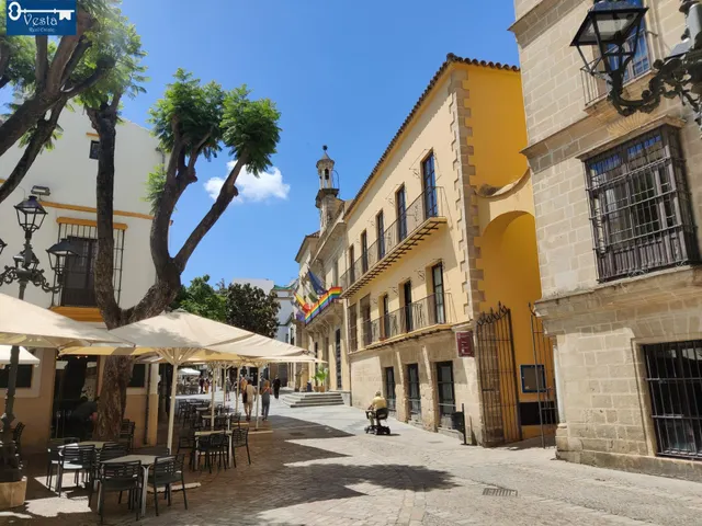 PRECIOSO BAJO CON PATIO — 20