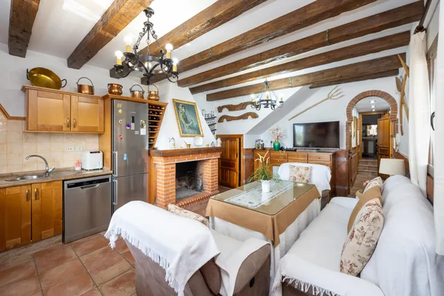 Casa de 6 dormitorios con piscina privada, terrazas y espectaculares vistas en Órgiva – Granada — 48