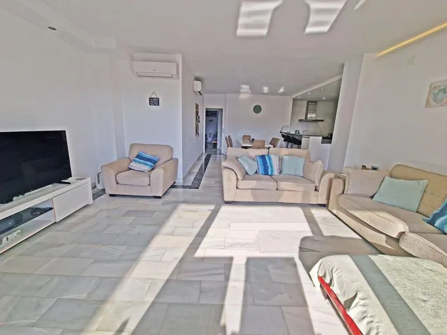 APARTAMENTO 3 DORMITORIOS CALAHONDA — 3