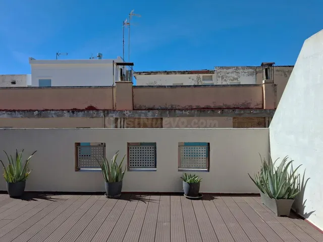 Excelente ático en venta próximo al centro.