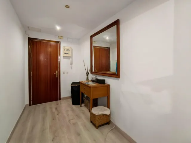PISO DE 100 m2 CON 4 habitaciones EN LA ZONA DEL ESCORXADOR — 10