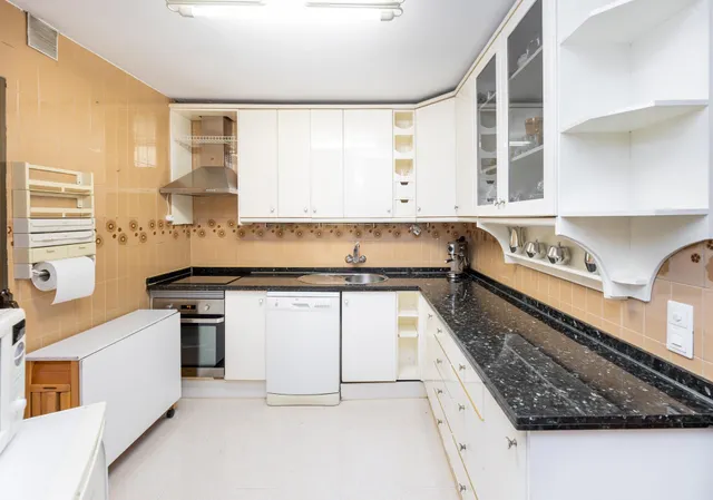 VIVIENDA EN ZONA CENTRO - ALHAMAR, CON PLAZA DE GARAJE Y CALEFACCIÓN — 10
