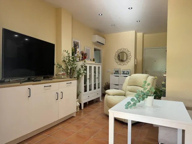 URBANIZACION CON PISCINA - AMPLIA TERRAZA — 8