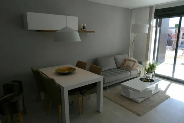 Obra Nueva. Bungalows desde 219.000 €. 2 y 3 dormitorios y 2 baños. Piscina comunitaria. — 10