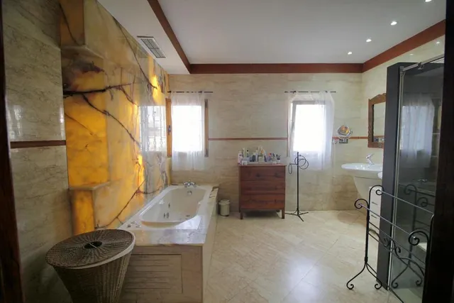 Villa Exclusiva con Vistas Panorámicas en Benalmádena — 15