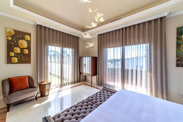 Chalet 5 habitaciones 498m² en venta - Costa Del Sol — 28