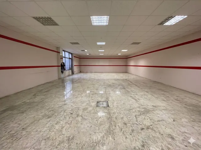 LOCAL zona comercial de 100 m2 con posibilidad de hacer vivi - foto 2