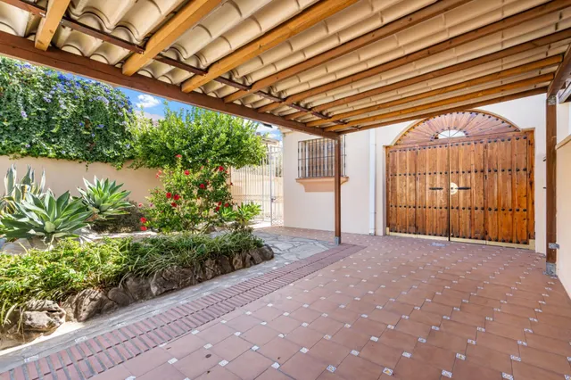 ¡Descubre esta preciosa casa pareada en venta! — 24