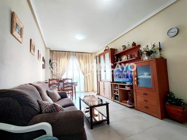 Fantástico apartamento con amplia terraza en Guardamar del Segura, Alicante, Costa Blanca — 5