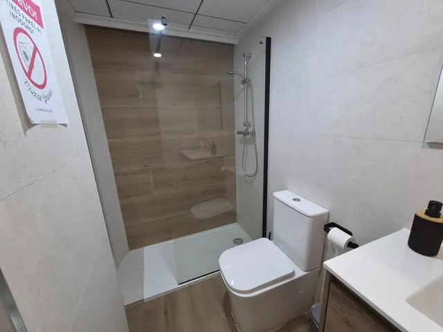 VIVIENDA EN GODELLA EN PLANTA BAJA — 7